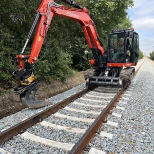 Kubota KX080 - Skinnekørende gravemaskine